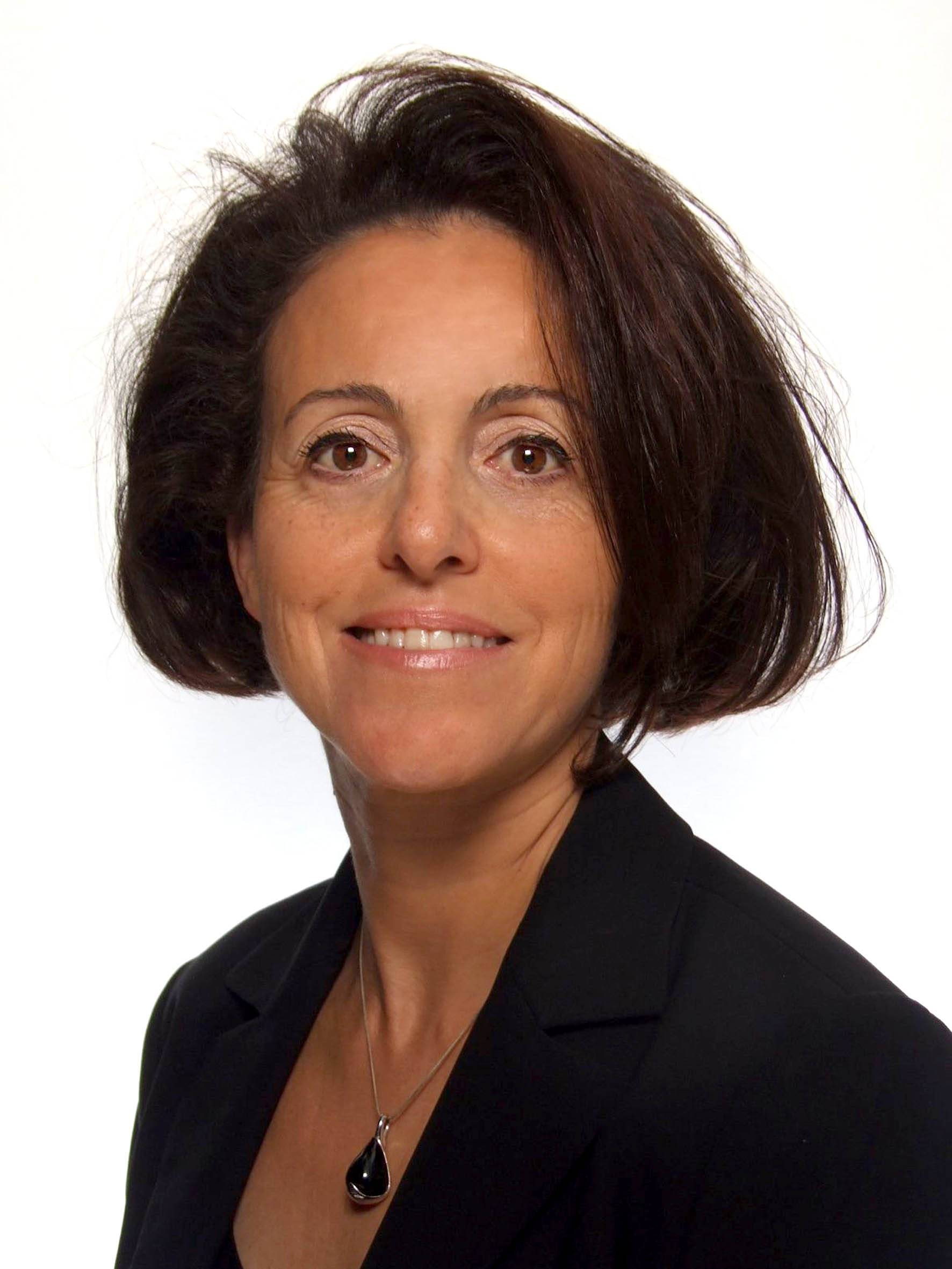Photo de la médiateur agréé et coach professionnel, spécialisée en qualité relationnelle Zohra Beros